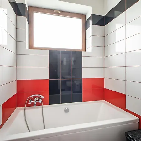 Letniskowe Bursztynek Деревянный коттедж