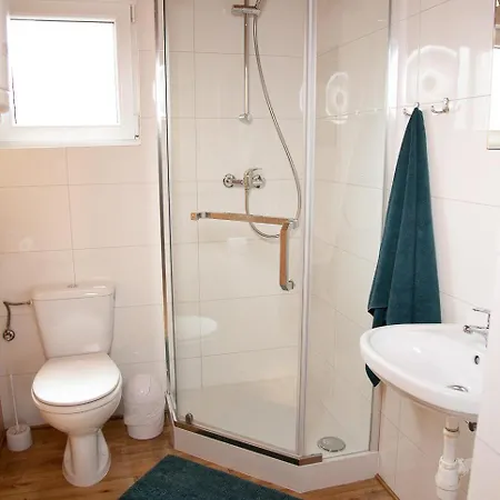 Letniskowe Bursztynek Деревянный коттедж Грзибово