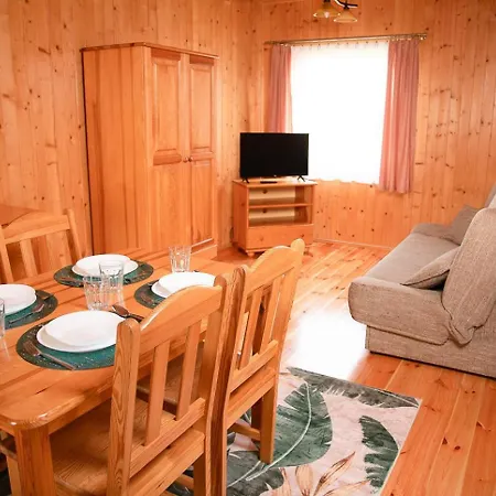 Деревянный коттедж Letniskowe Bursztynek Грзибово