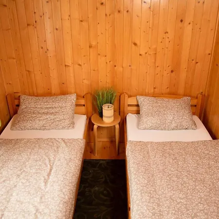 Letniskowe Bursztynek Деревянный коттедж Грзибово