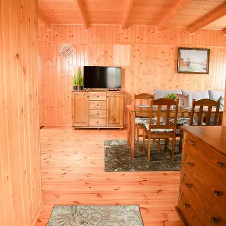 Деревянный коттедж Letniskowe Bursztynek Грзибово