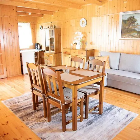 Деревянный коттедж Letniskowe Bursztynek Грзибово