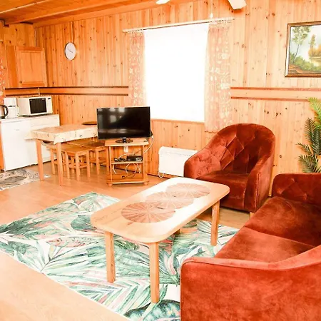 Letniskowe Bursztynek Деревянный коттедж *