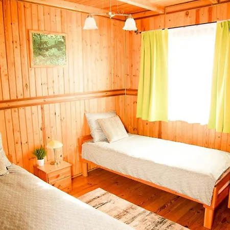 Деревянный коттедж Letniskowe Bursztynek Грзибово