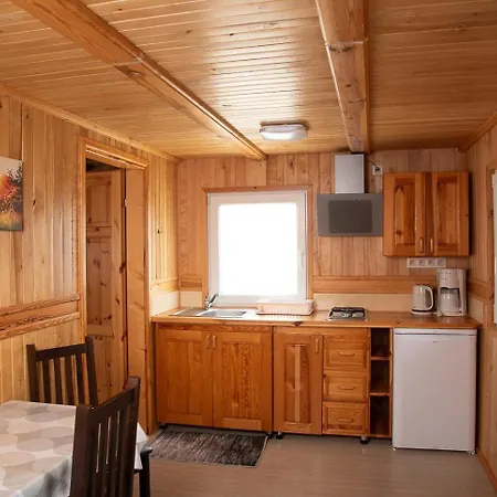 Letniskowe Bursztynek Деревянный коттедж