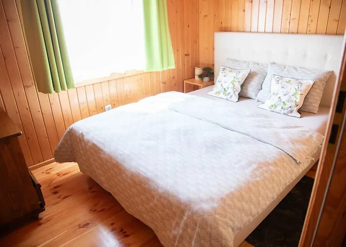 Letniskowe Bursztynek Lodge Grzybowo (West Pomeranian)